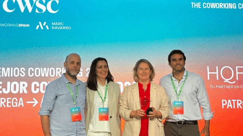 Recognition of LOOM as the Best Coworking Space 2026 at the Coworking Spain Conference, highlighting its user experience and flexible working model.