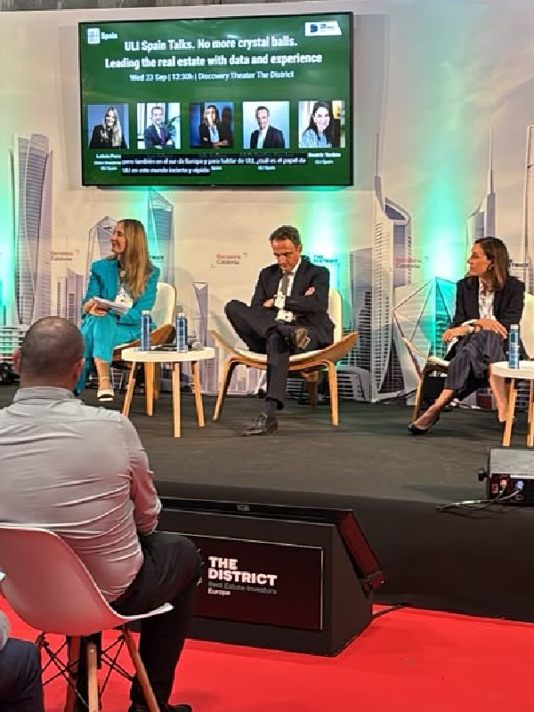 Ines Arellano from MERLIN Properties taking part in the ULI - No more crystal balls panel on data and experience in real estate.