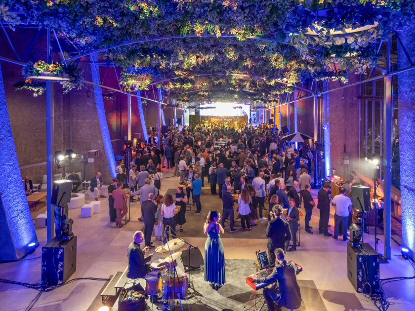 Guests at the MERLIN Edged Dinner Party in Lisbon discussing the future of Europe’s digital and infrastructure sectors.