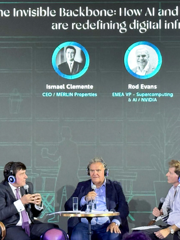 Ismael Clemente e Rod Evans conversam em Lisboa sobre inteligência artificial, computação na nuvem e infraestrutura digital na Europa.